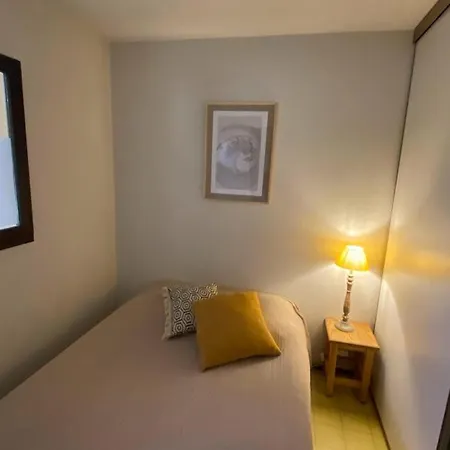 Proche Dans Avec Piscine Apartment